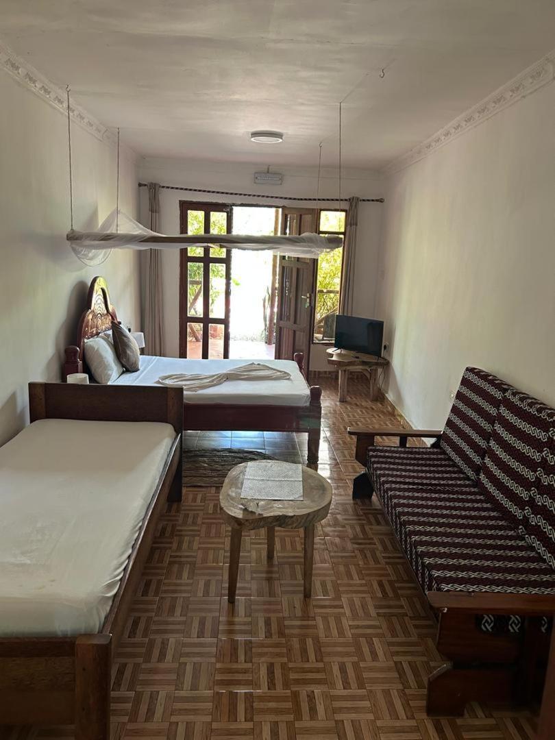 Zanzllywood Uroa Apartament